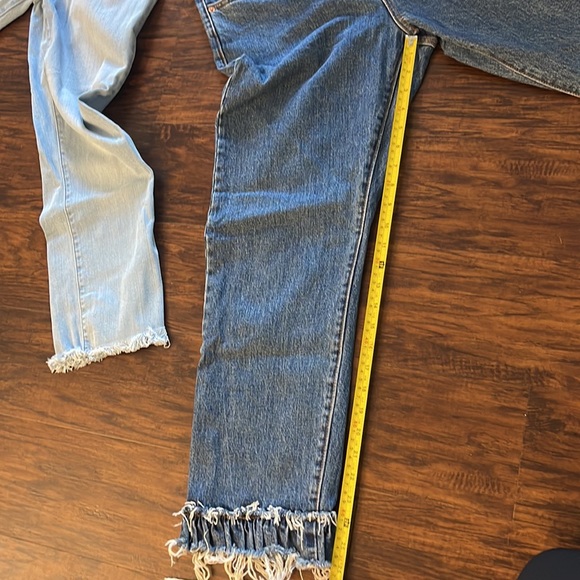 Levi’s Wedgie Fit Ruffle Hem Cropped Jeans - Picture 10 of 12